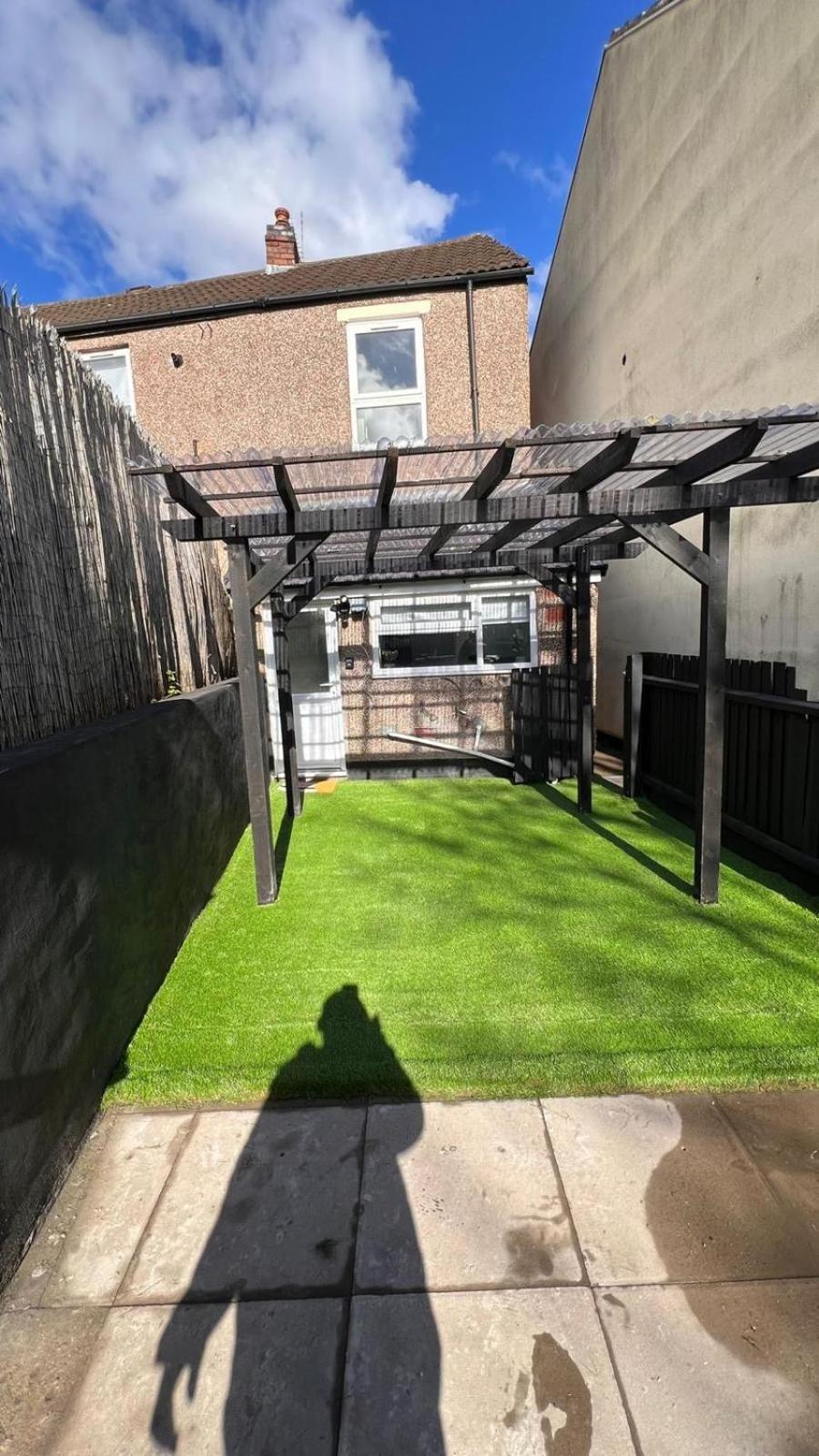 4 Bedrooms Homely House With Garden- Sleeps 9 Comfortably With 6 Comfortable Beds, Free Street Parking, Business Travellers, Contractors, & Holiday-Goers, Coventry, Near All Major Transport Links In Coventry And Motorway Dış mekan fotoğraf