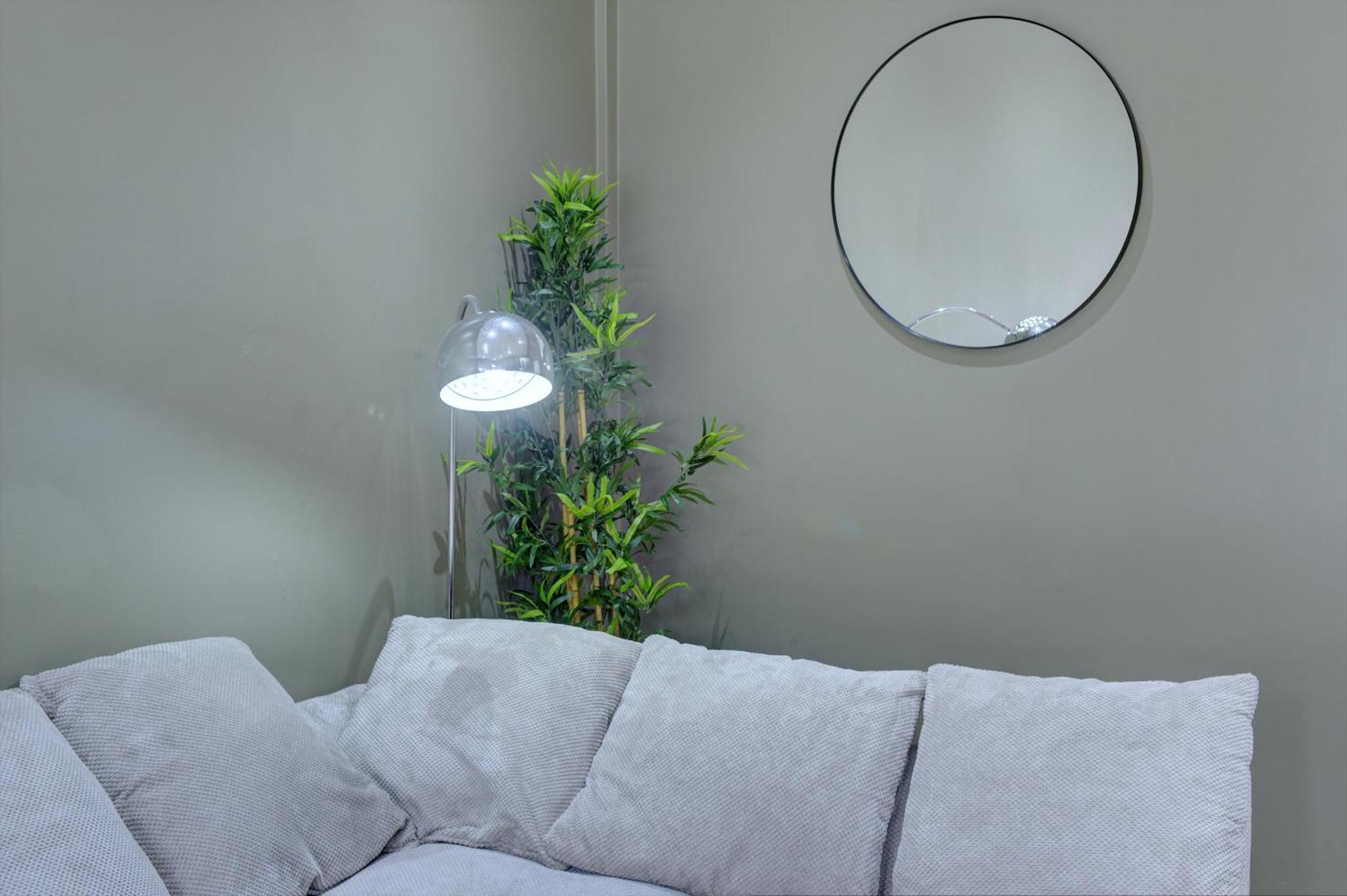 4 Bedrooms Homely House With Garden- Sleeps 9 Comfortably With 6 Comfortable Beds, Free Street Parking, Business Travellers, Contractors, & Holiday-Goers, Coventry, Near All Major Transport Links In Coventry And Motorway Dış mekan fotoğraf